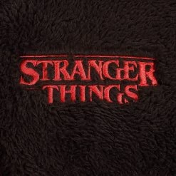 Stranger Things Dressing Gown Unisex 9 Stranger Things Dressing Gown Unisex -Children Products Shop STR03883DGB StrangerThings LogoDressingGown FrontCloseUp