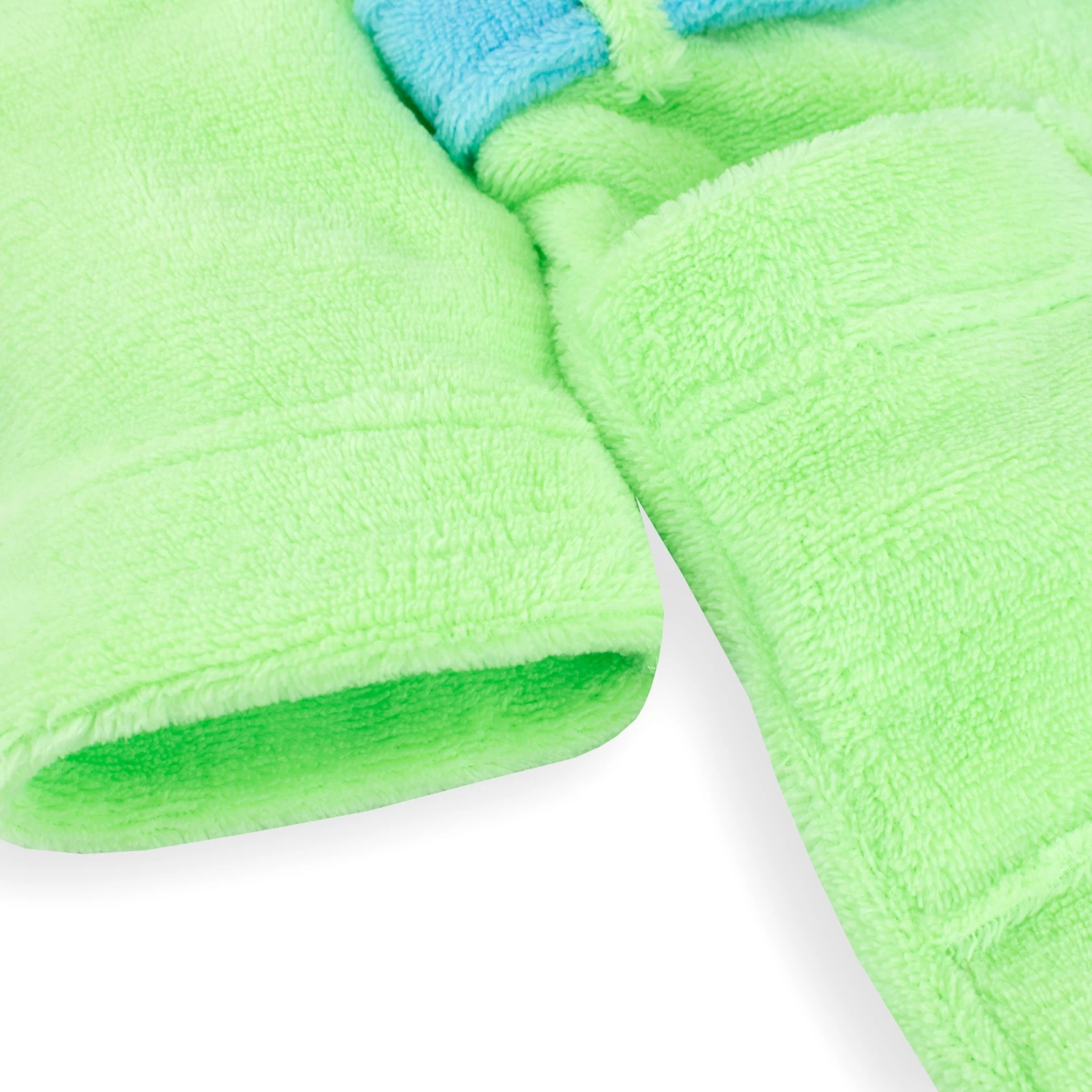 Boys CoComelon Dressing Gown And Pyjama Set 8 Boys CoComelon Dressing Gown And Pyjama Set - Image 6