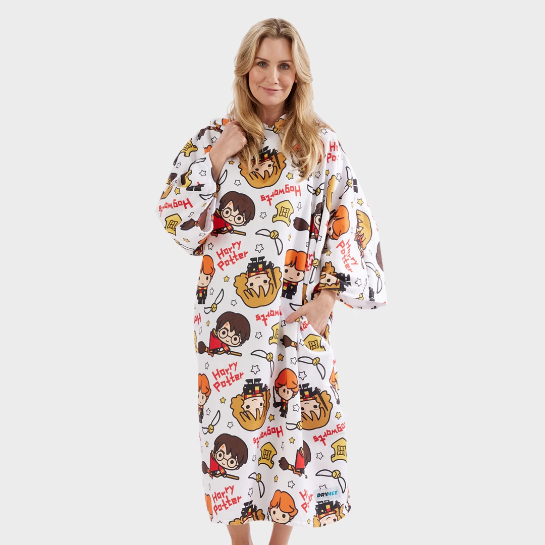 Adults Harry Potter Hooded Poncho 6 Adults Harry Potter Hooded Poncho - Image 4